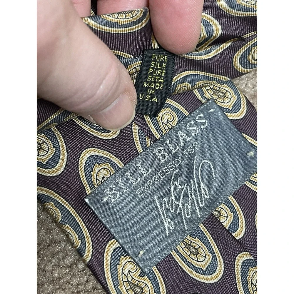 Vintage Bill Blass Silk Tie Paisley Tan Burgundy 3.5